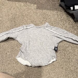 nununu Light Gray Long Sleeve Kids Tee